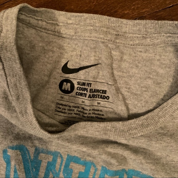 Nike T-shirt - Picture 2 of 2